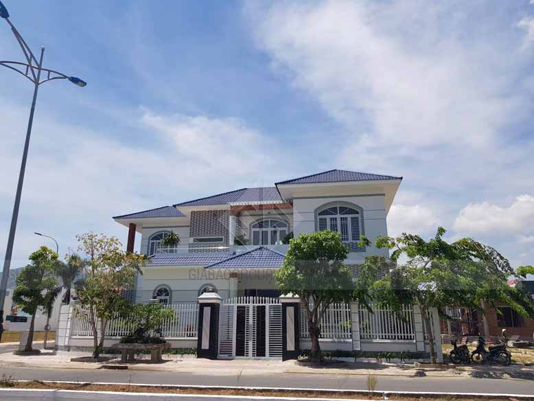 Không gian rộng rãi của mẫu biệt thự 2 tầng hiện đại