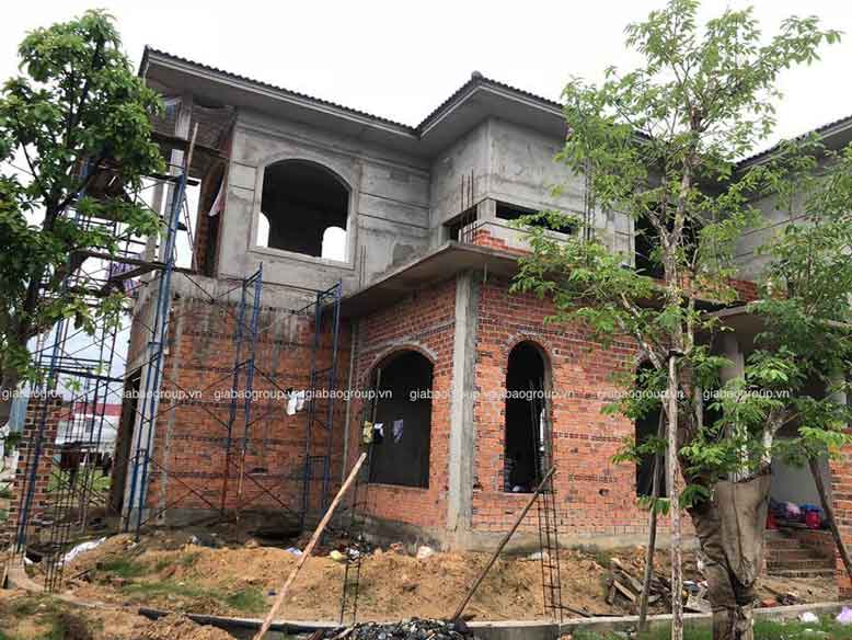 thiết kế biệt thự tân cổ điển 2 mặt