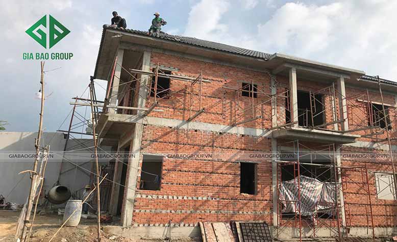 Hình ảnh thi công biệt thự nhà vườn 2 tầng