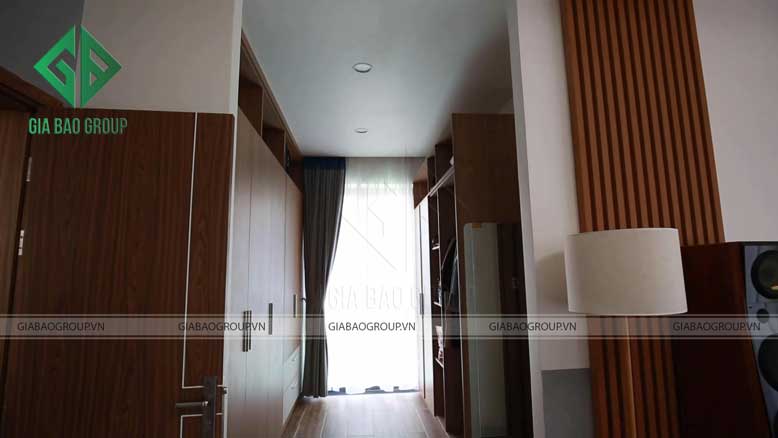 Phòng thay đồ của nhà phố đẹp 3 tầng