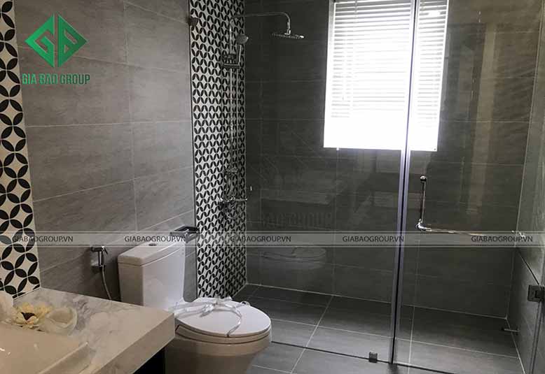 Phòng tắm với họa tiết hoa văn lạ mắt