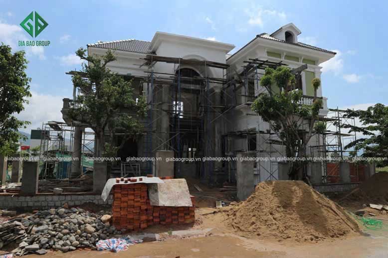 Hình ảnh thi công biệt thự bán cổ điển tại Nha Trang.