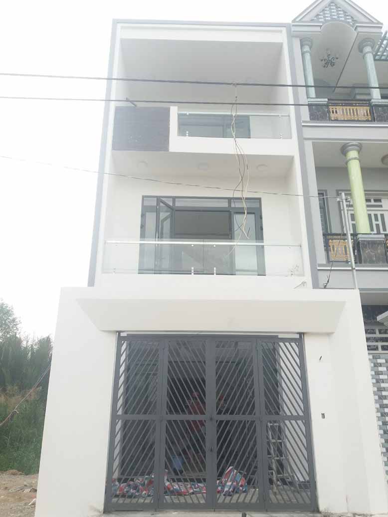Nhà phố 3 tầng hiện đại ở công đoạn hoàn thiện