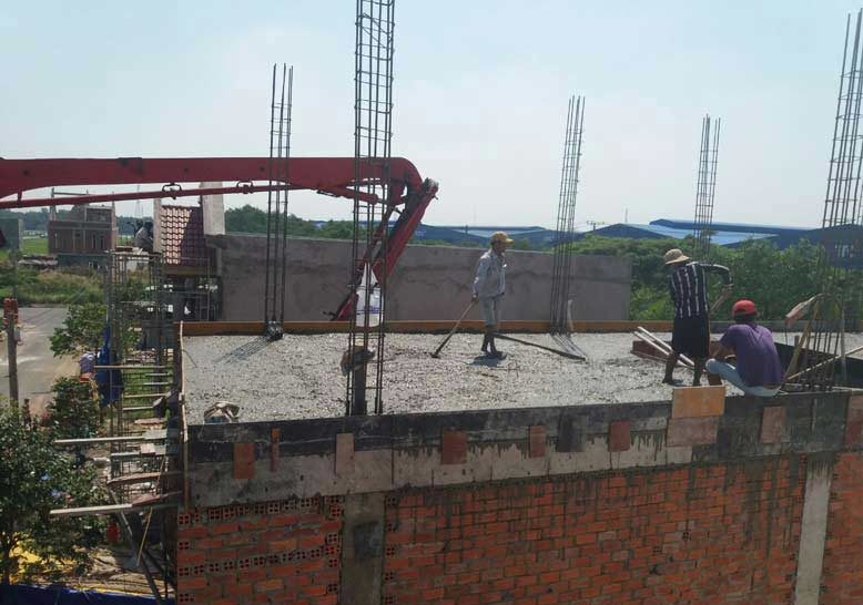 Thi công nhà phố thực tế, chuẩn bị đổ nền móng tầng 2