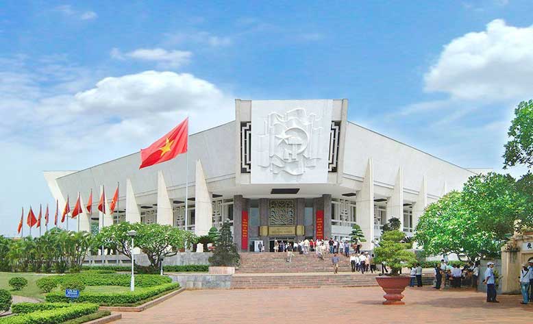 Toàn cảnh Bảo tàng Hồ Chí Minh tại Hà Nội
