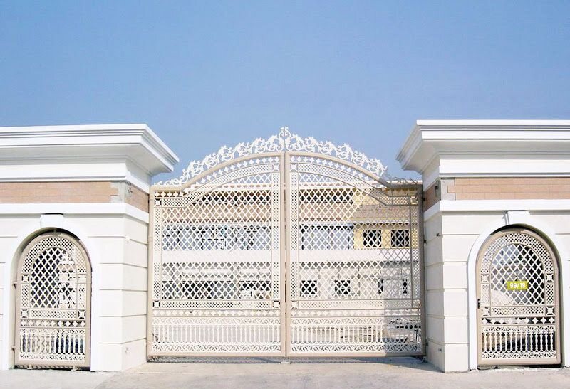 Cách chọn chất liệu, màu sắc và hình dáng cổng nhà biệt thự