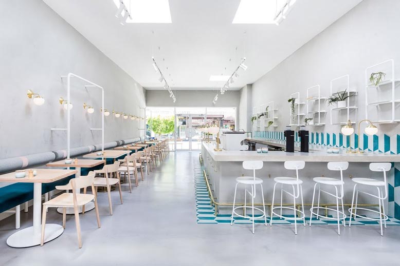 Sự tối giản trong phong cách thiết kế thi công quán cafe mang tới cảm giác nhẹ nhàng nhưng không hề đơn điệu