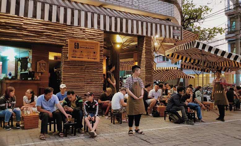 Thiết kế quán cafe cóc vỉa hè